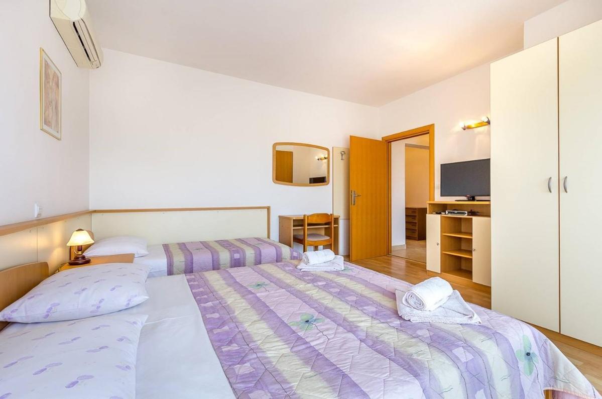 Apartments Nevija 메덜린 외부 사진