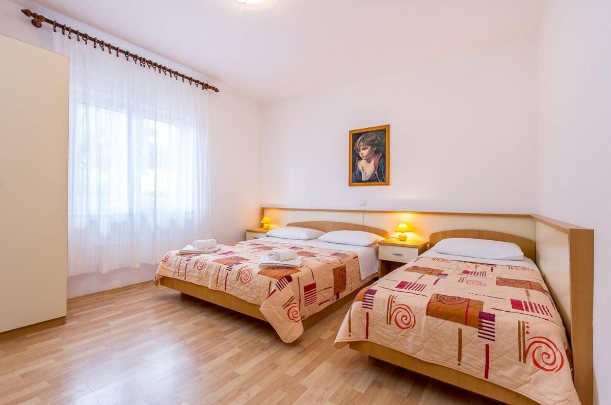 Apartments Nevija 메덜린 외부 사진