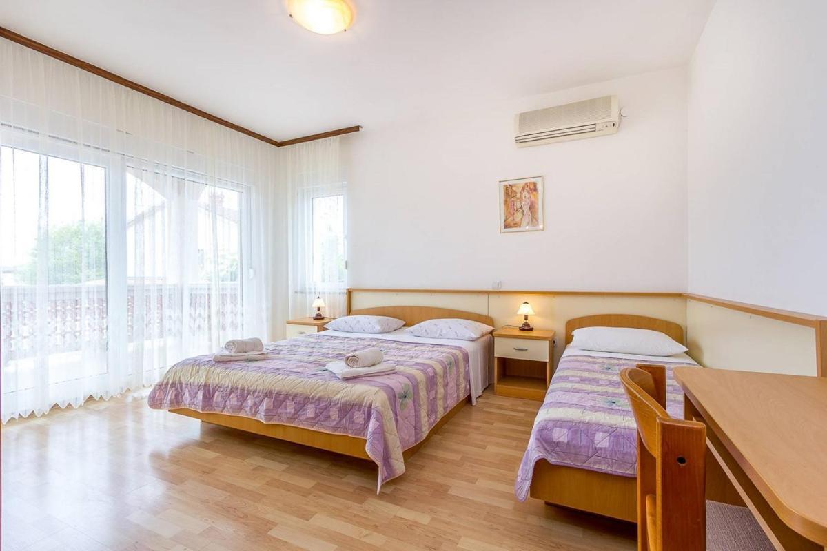 Apartments Nevija 메덜린 외부 사진