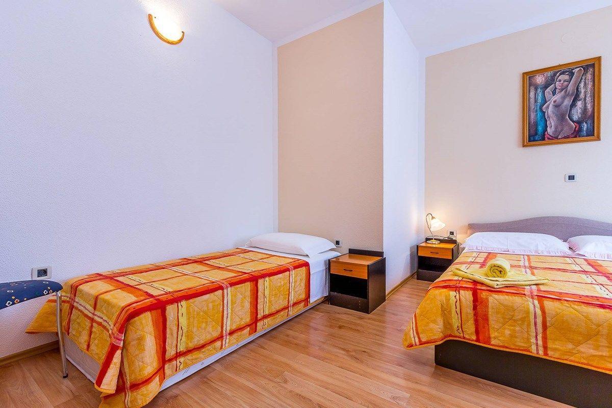 Apartments Nevija 메덜린 외부 사진