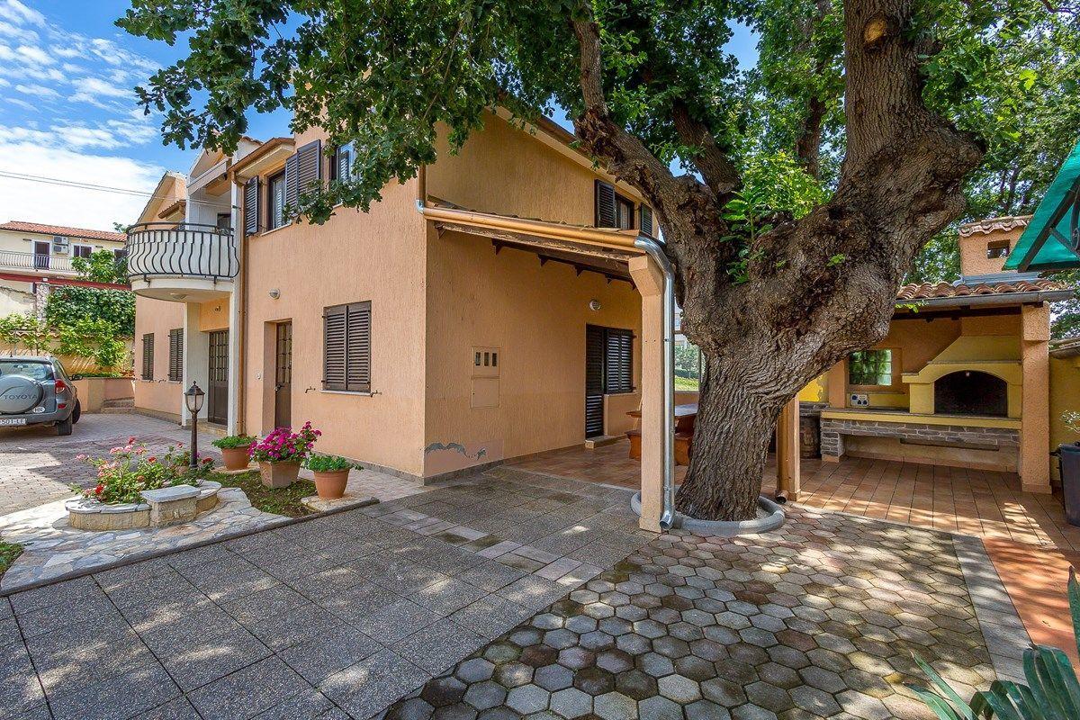 Apartments Nevija 메덜린 외부 사진