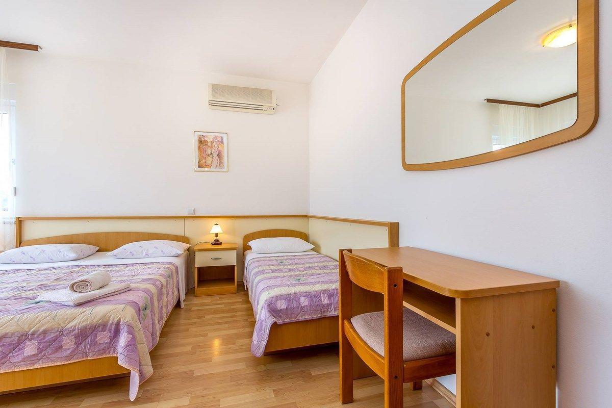 Apartments Nevija 메덜린 외부 사진